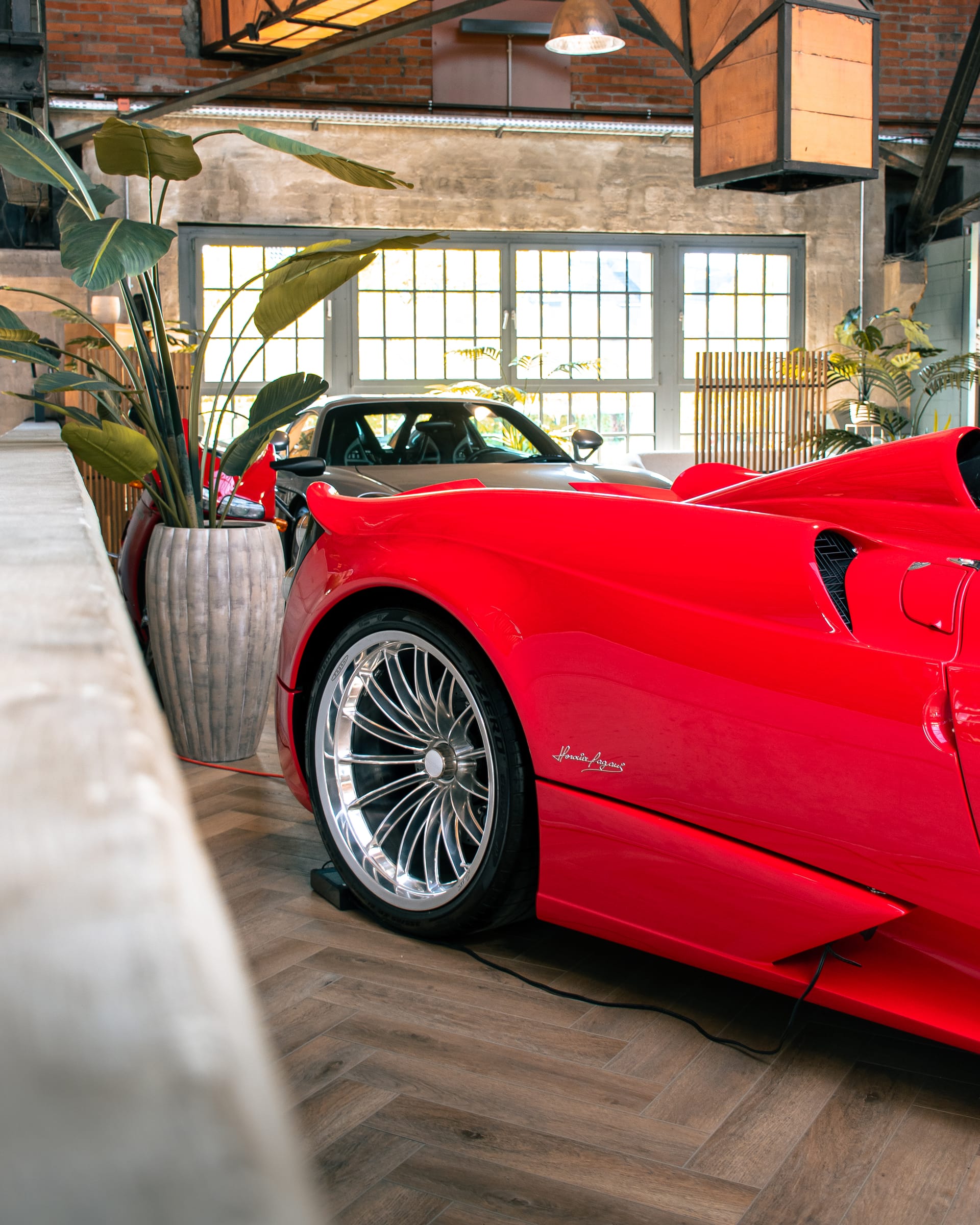 Pagani Huayra showroom nabewerking