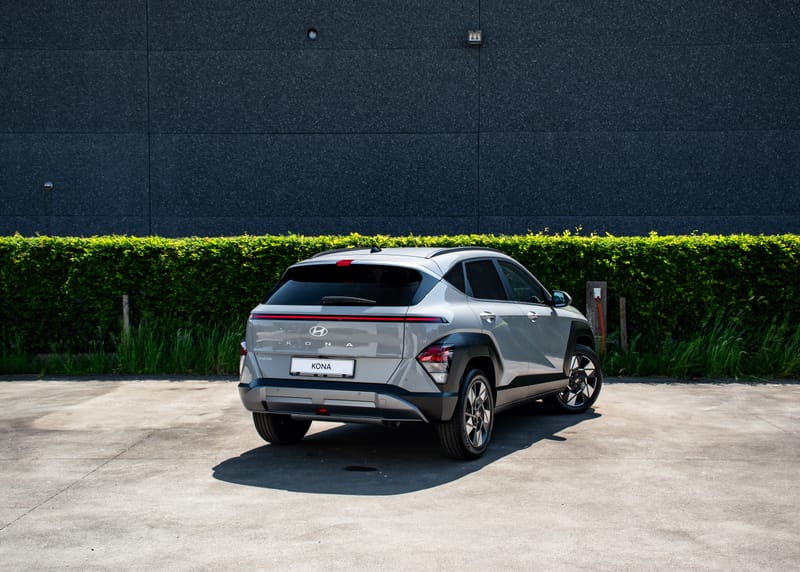 Stockfoto Hyundai Kona exterieur, driekwart achteraanzicht