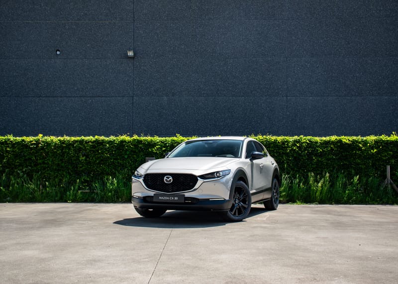Stockfoto Mazda CX-30 exterieur, driekwart vooraanzicht