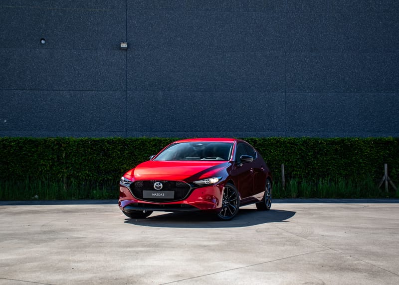 Stockfoto Mazda 3 exterieur, driekwart vooraanzicht